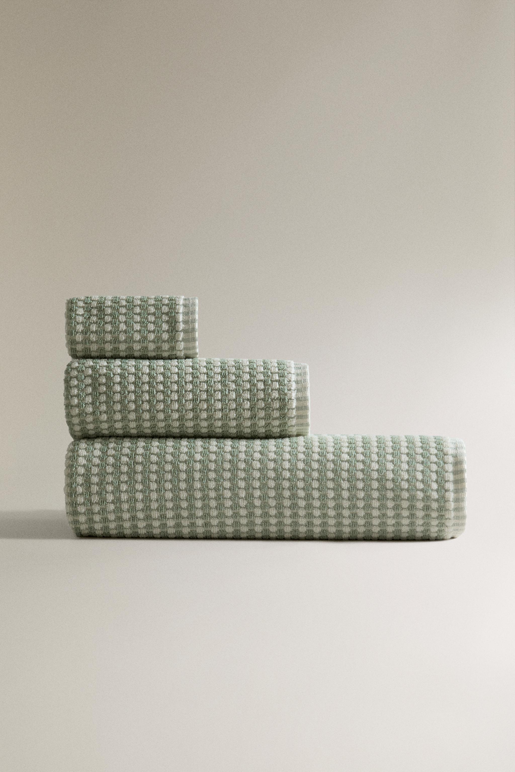 SERVIETTE DE BAIN EN COTON TEXTURÉ